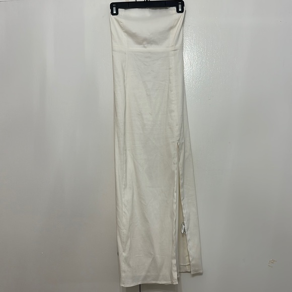 Long white maxi dress with leg slit - Picture 1 of 1